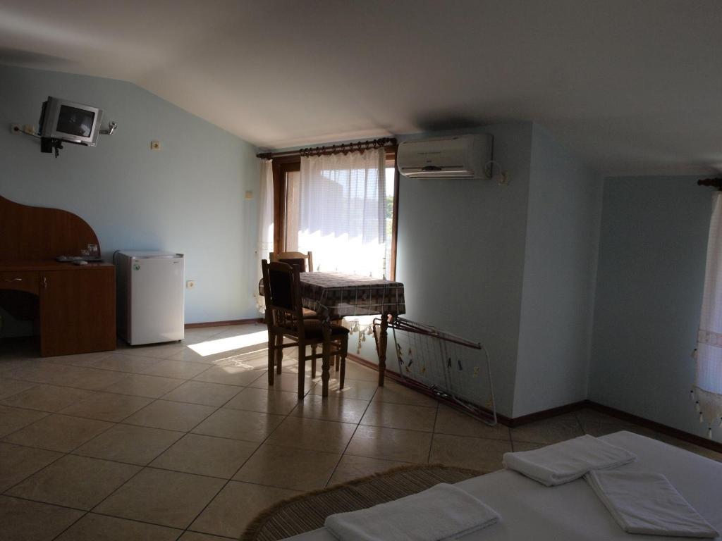 Guestrooms Hema Sozopol Habitación foto